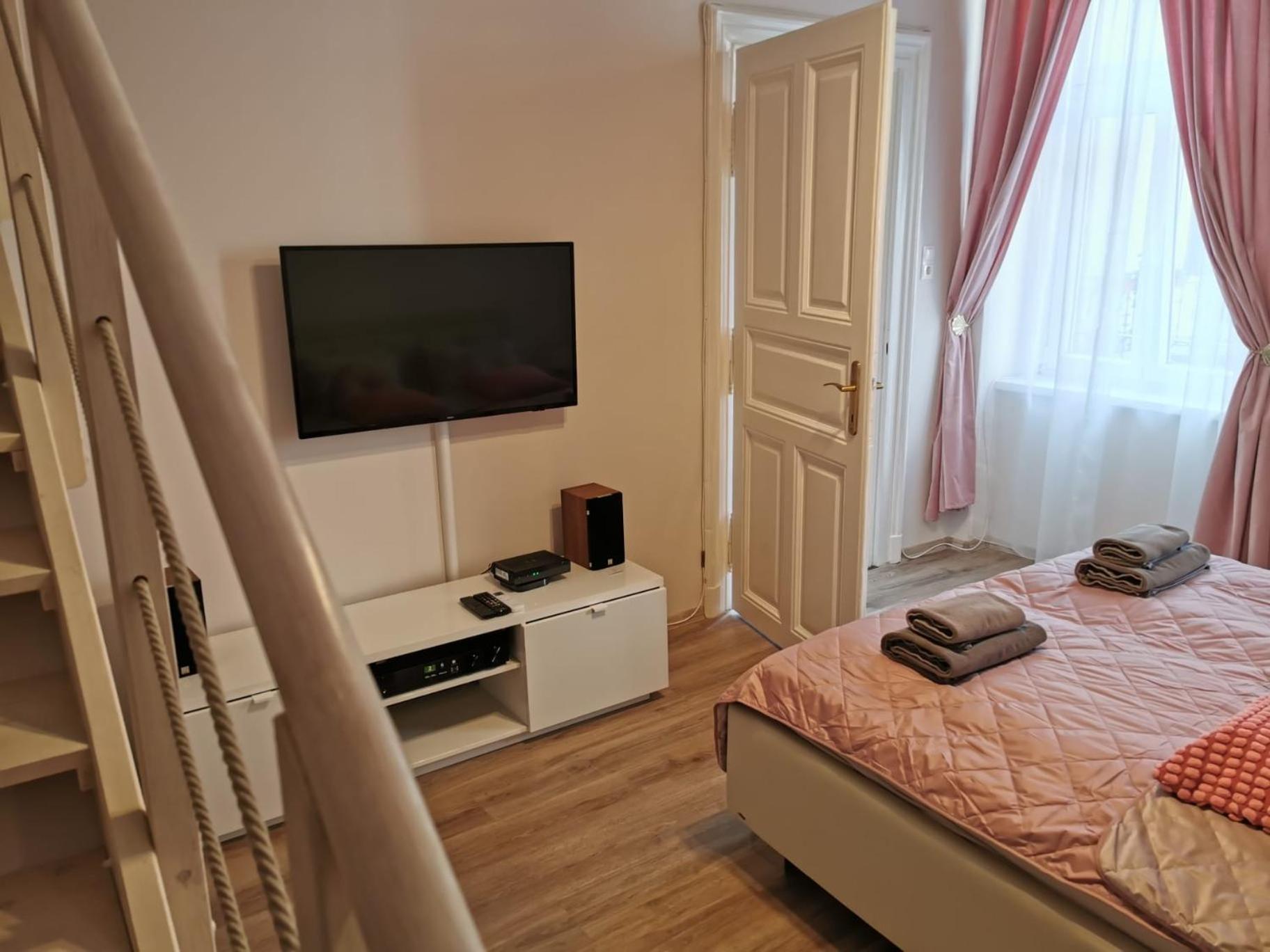 Goldcentral Apartment Comfort Budapeste Exterior foto